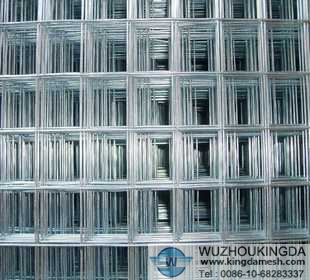 Smooth steel reinforcing welded wire mesh