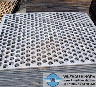 Perforated sheet metal screen