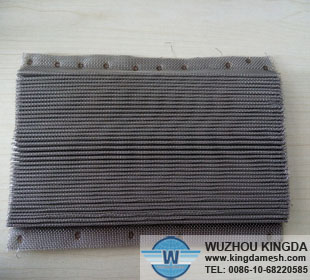 Pleated wire mesh