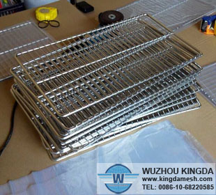 Flat stainless mesh cooling rack