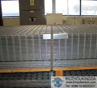 Metal mesh panels