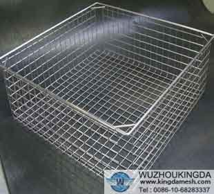 Wire mesh basket