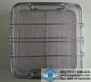 Small mesh baskets with lids