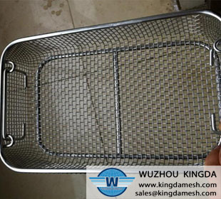 Wire mesh basket for sterilization