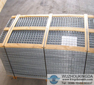 Wire mesh panels