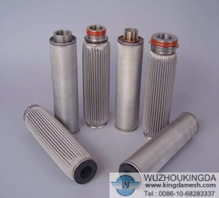 Pleated stainless mesh filter element