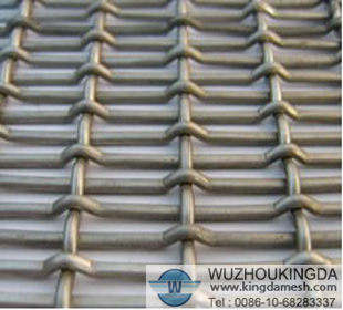 Rectangular opening crimped mesh